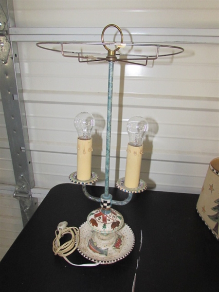 2 VINTAGE LAMPS