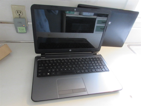 APPLE & WINDOWS LAPTOPS & COMPUTER ITEMS - FOR PARTS OR REPAIR
