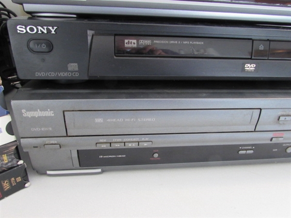 DVD PLAYERS, VCRs & MOVIES
