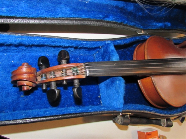 22 HICKORY VIOLIN WITH CASE