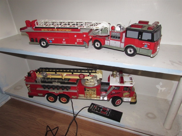 2 VINTAGE RC FIRE ENGINES