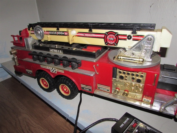 2 VINTAGE RC FIRE ENGINES