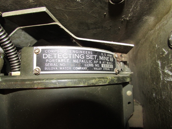 1950's-1960's US ARMY MINE DETECTING SET IN ORIGINAL METAL BOX