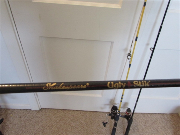 2 SHAKESPEARE FISHING RODS & EAGLE CLAW ROD W/REELS