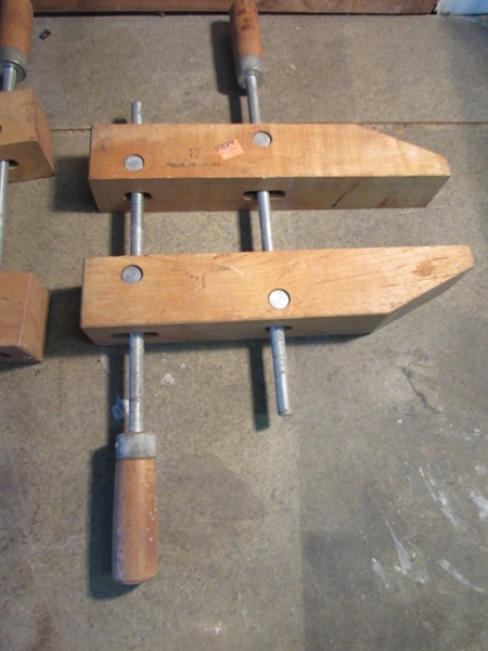 12 WOOD CLAMPS