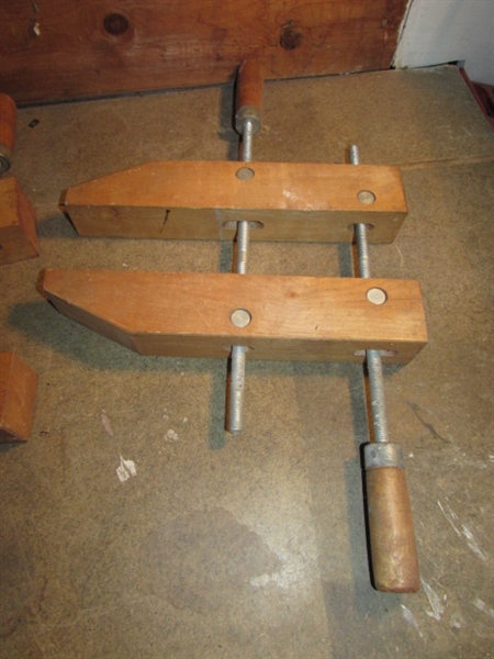 12 WOOD CLAMPS