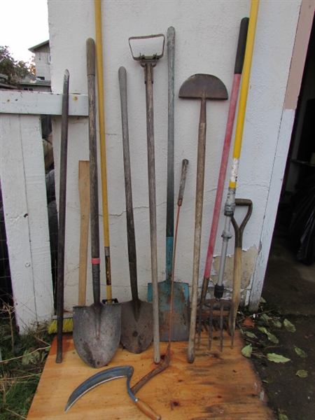 YARD & GARDEN TOOLS