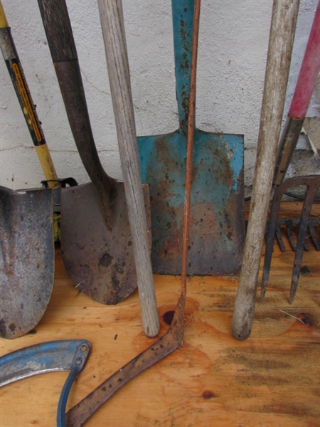 YARD & GARDEN TOOLS