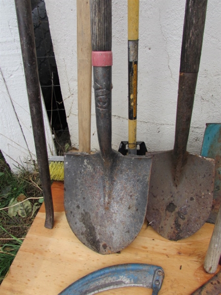 YARD & GARDEN TOOLS