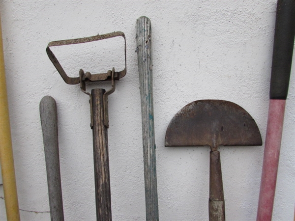YARD & GARDEN TOOLS