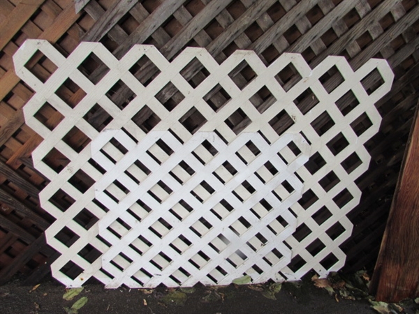 WOOD & PLASTIC LATTICE AND WALL CONTENTS