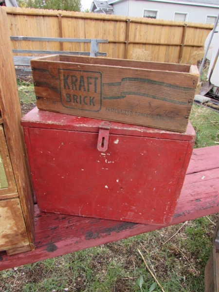 VINTAGE WOODEN AND CIGAR BOXES