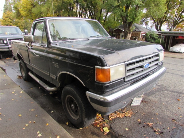 1991 FORD - RUNS AND IS LICENSED THROUGH 10-31-2021
