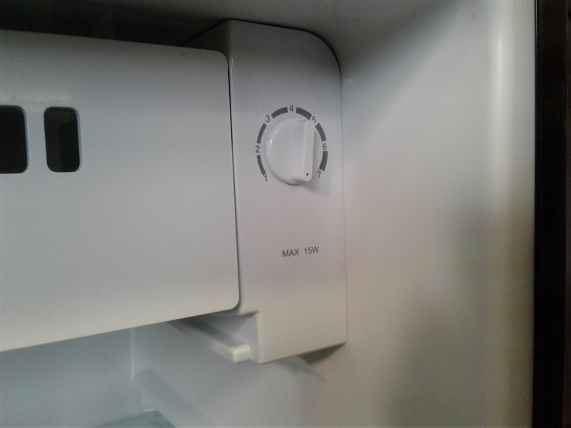 Frigidaire Medium Size Refrigerator 