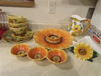 SUNFLOWER FUN WARE CHIPS AND DIPS PLUS