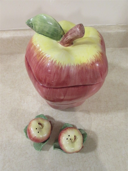 CERAMIC APPLE COOKIE JAR AND SALT AND PEPPER SHAKERS