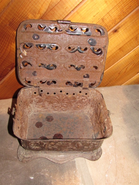 ANTIQUE BRASS CALDRON & ANTIQUE FOOT WARMER