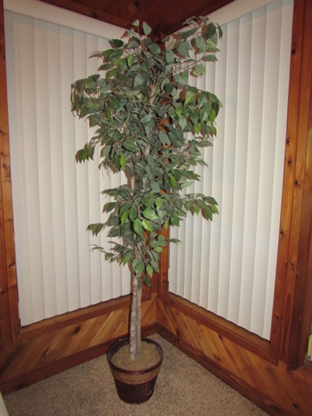 FLOOR LAMP WITH MICA SHADE & FAUX FICUS TREE