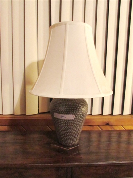 HAMMERED TABLE LAMP WITH SHADE 24 TALL