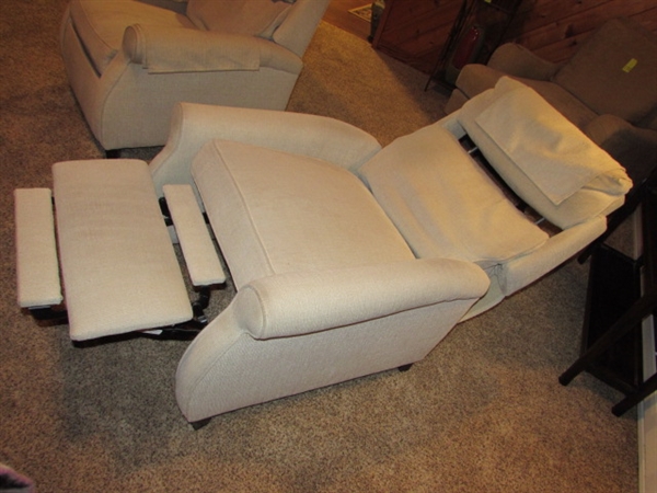 COMFORT DESIGN FULL RECLINER IN GOOD WORKING CONDITION