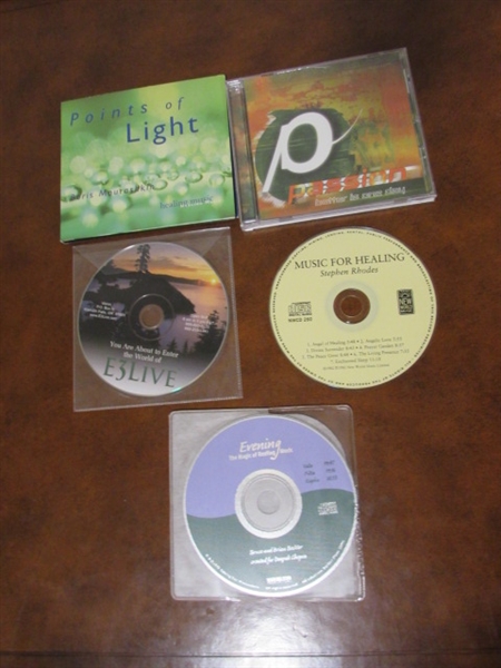 CD/CASSETTE/AM/FM RADIO PLAYER, CD'S & CASSETTE TAPES