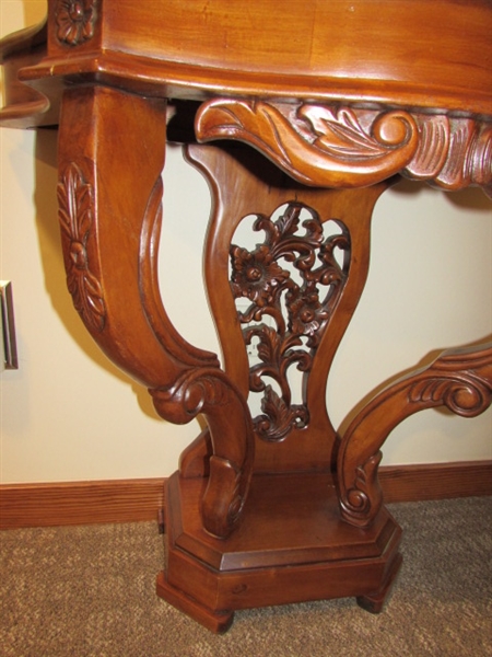 BEAUTIFULLY CARVED STAINED WOOD FINISH CONSOLE/HALL TABLE