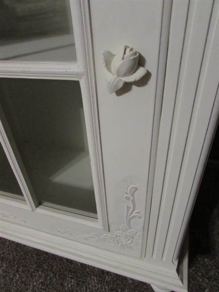 CUTE LITTLE WHITE DISPLAY CABINET W/DRAWER