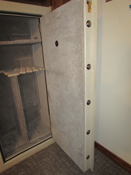 AMERICAN SECURITY GUN SAFE W/KEY AND COMBO