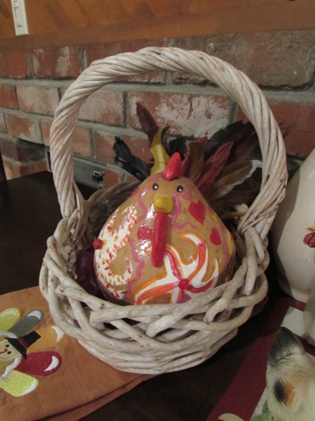 KITCHEN CHICKEN/ROOSTER DECOR