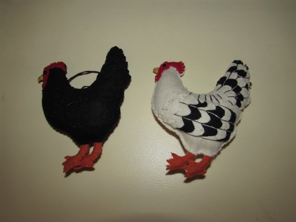 KITCHEN CHICKEN/ROOSTER DECOR