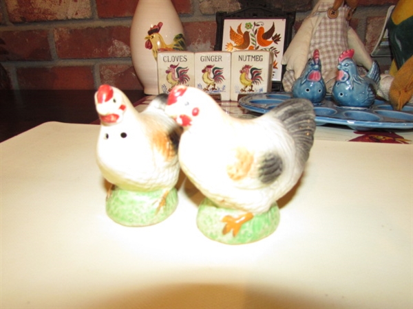 KITCHEN CHICKEN/ROOSTER DECOR