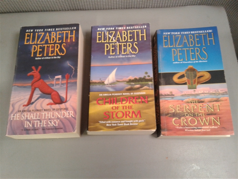 18 Novels By Elizabeth Peters -Amelia Peabody Mysteries