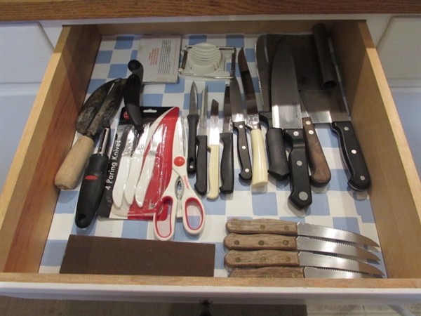 CONTENTS OF KNIFE DRAWER