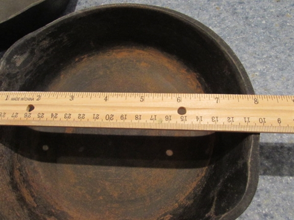 GRISWOLD CAST IRON SKILLET & 3 OTHER SMALL SKILLETS