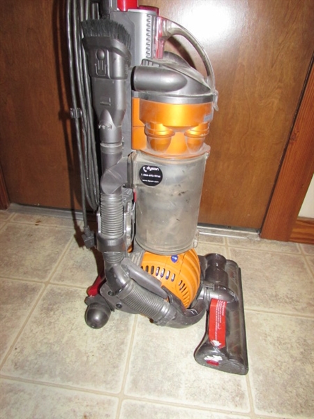 DYSON DC15 BALL VACUUM CLEANER
