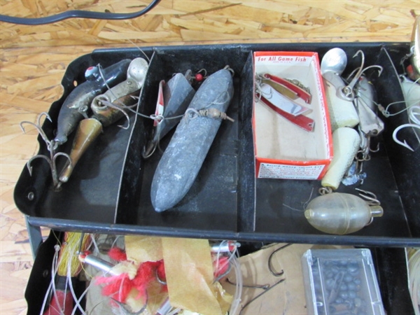 METAL TACKLE BOX & VINTAGE TACKLE