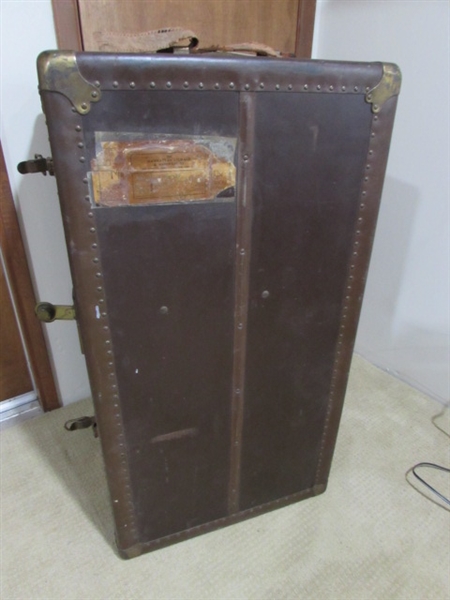 ANTIQUE WARDROBE TRAVEL TRUNK W/KEYS