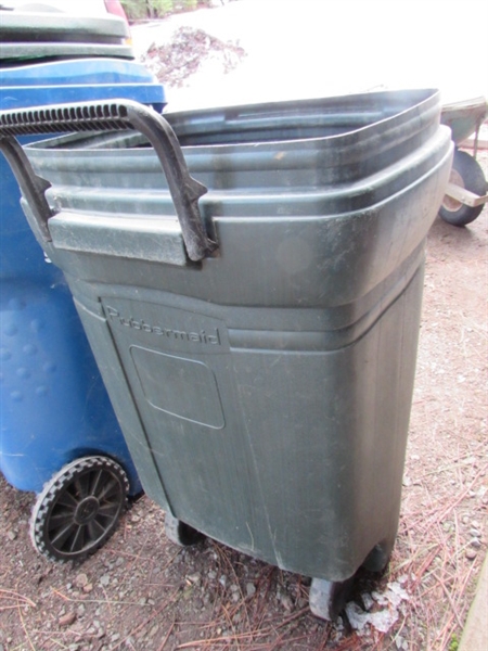 RUBBERMAID OUTDOOR ROLLING GARBAGE CAN AND RECYCLES BIN