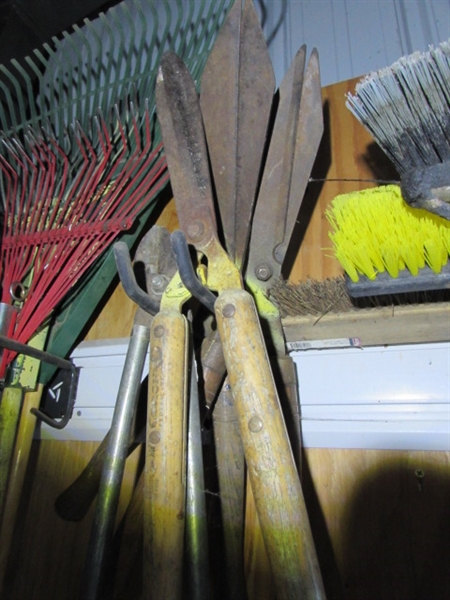 SHOP AND GARDEN TOOLS