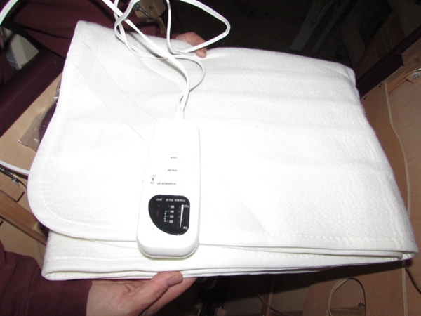 IRONMAN PORTABLE MASSAGE TABLE W/ HEATING PAD & CARRYING BAG