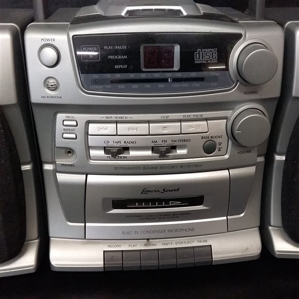 Lenoxx Sound Compact Disc Player AM/FM Stereo Cassette Recorder With Detachable Speakers