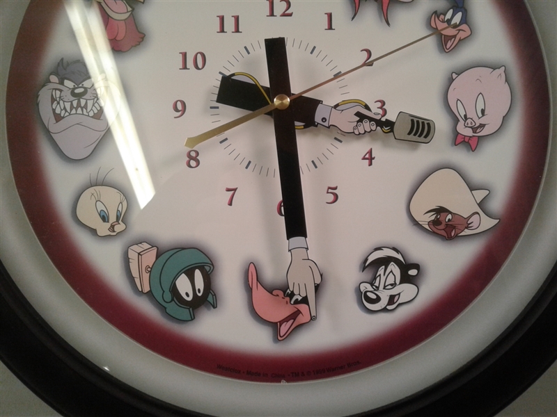 Vintage 1999 Wesclox Warner Bros Wall Clock