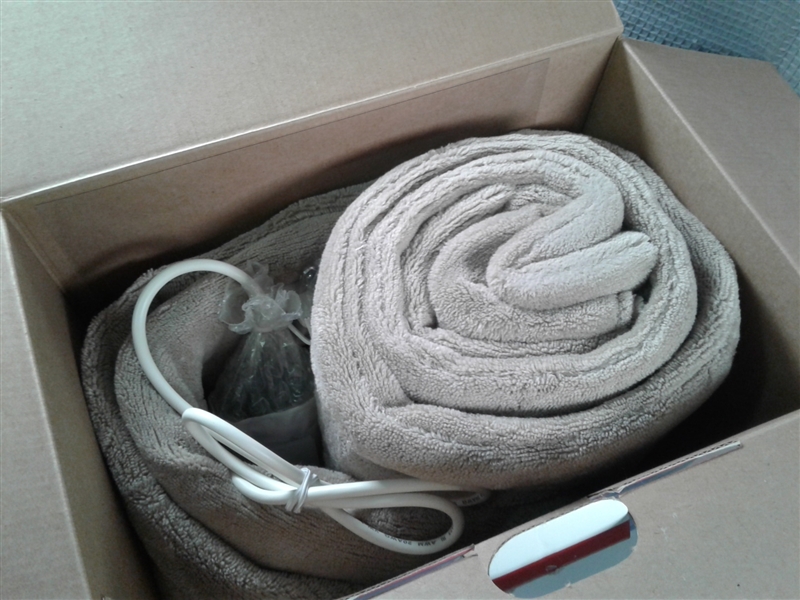 New-Sunbeam Microplush Warming Throw