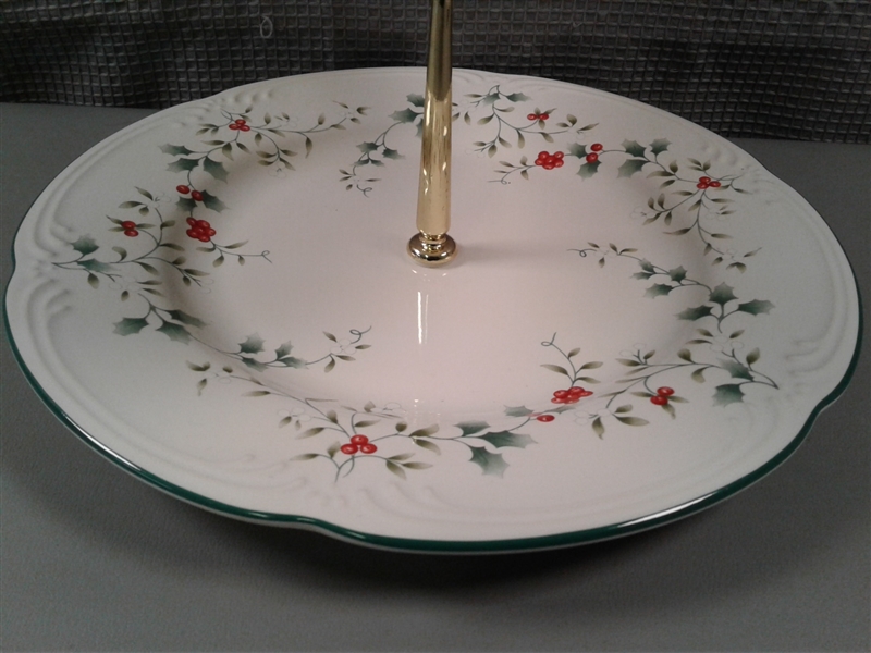 Pfaltzgraff Winterberry Tier Tray