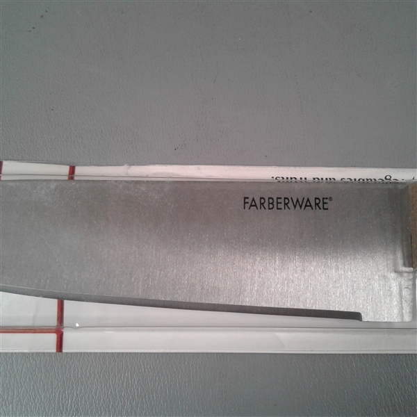 New- Farberware 8 Chef Knife