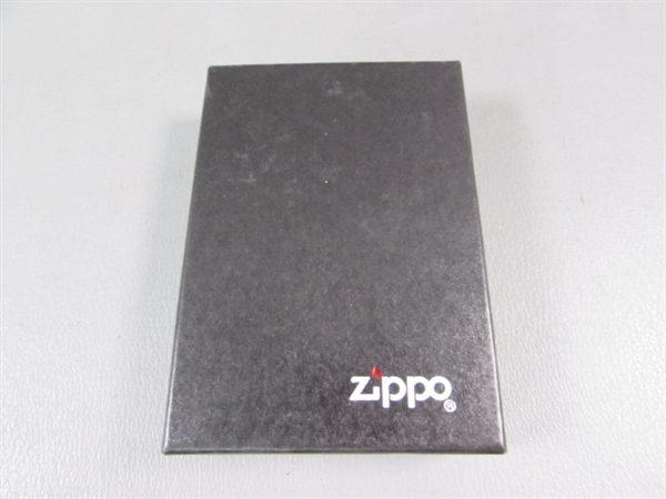 New Collectible Vintage Marlboro Zippo Lighter