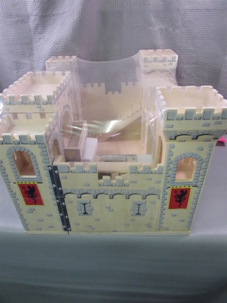 NEW- Melissa & Doug Folding Medieval Castle