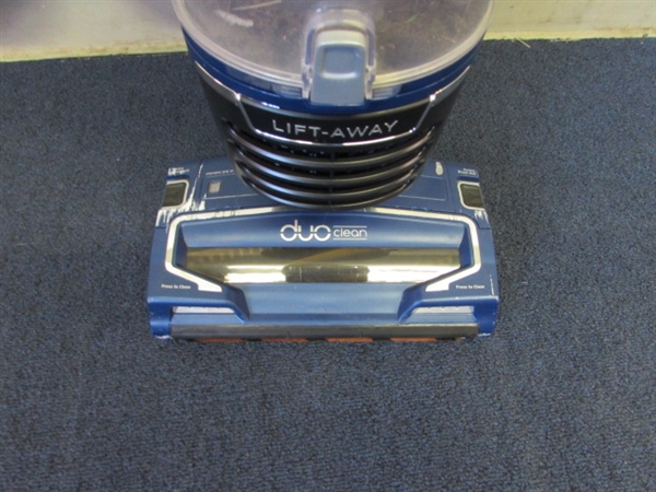 Shark Lift-Away Duo Clean Vacuum