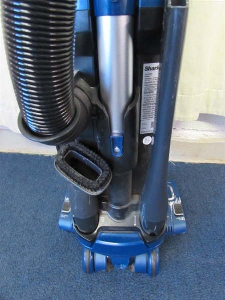 Shark Lift-Away Duo Clean Vacuum