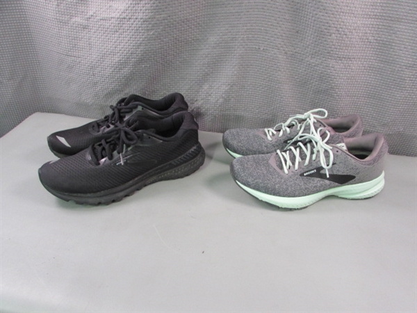 Women's 9.5 Brooks Running Shoes